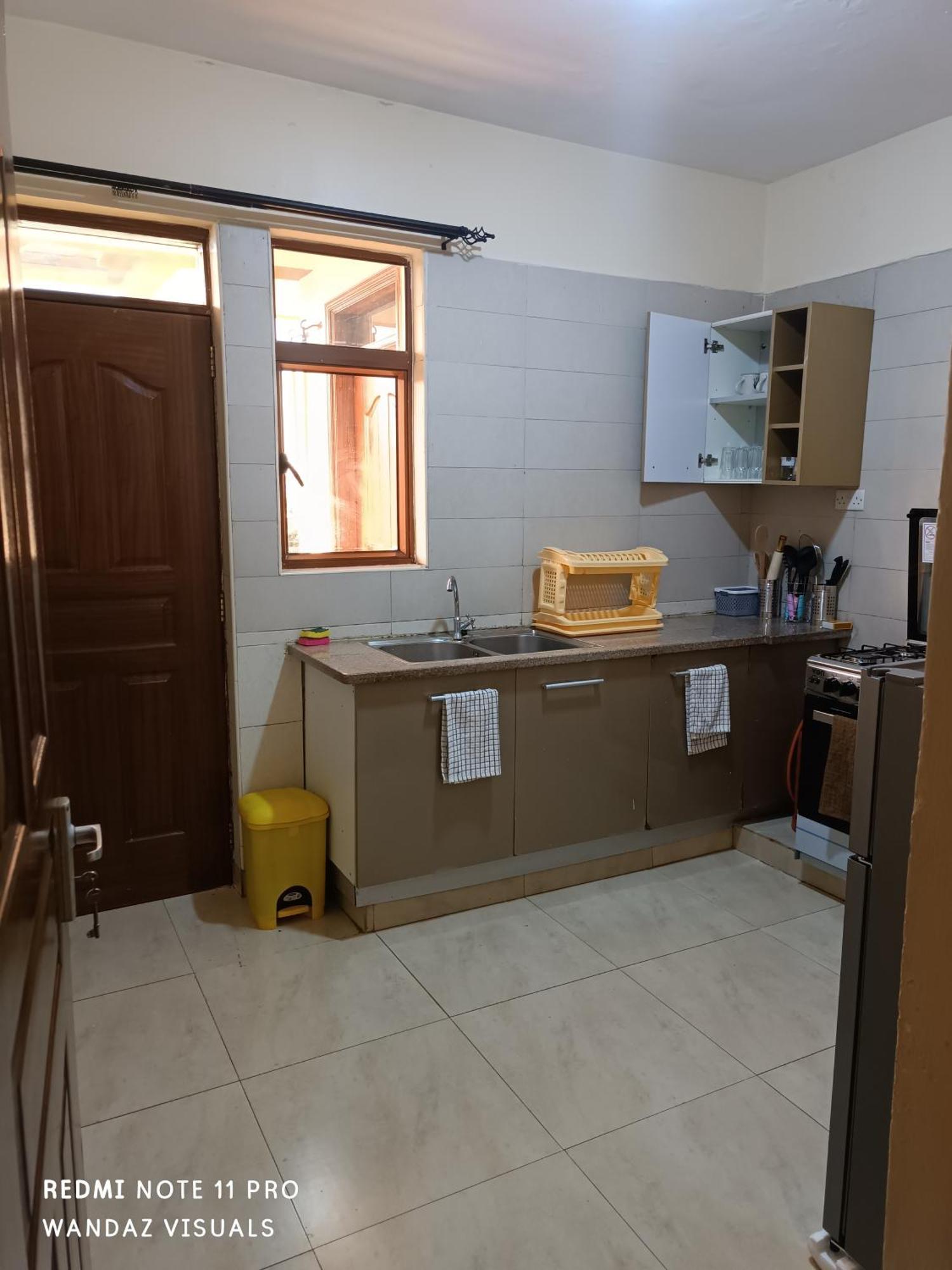 Elegant Furnished And Near Mall *